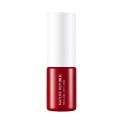 • Use right amount onto lips and use fingers to give gradation.